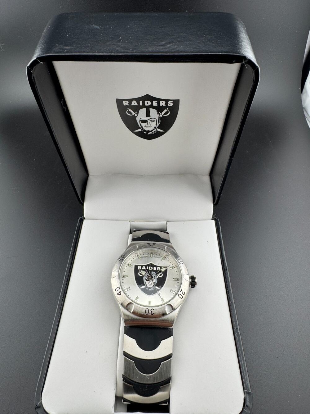 Oakland Raiders NFL Game Time Watch F3010161 GT w/ Box